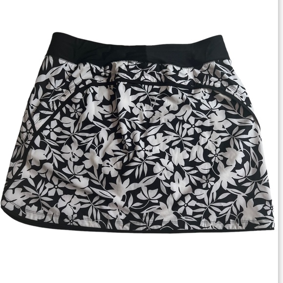 Lands End Athletic Floral Black/White  Skort size 12 - Picture 1 of 9